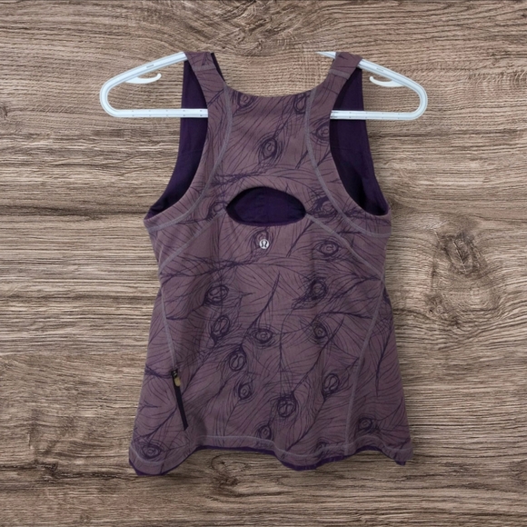 ⭐️Lululemon Purple Tank With Feather Print Size 8 - Picture 3 of 6